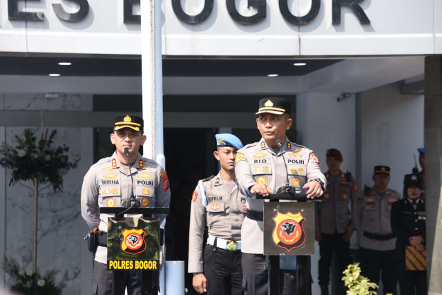Penuh Haru dan Apresiasi, Polres Bogor Gelar Farewell Parade untuk AKBP Rio Wahyu Anggoro.