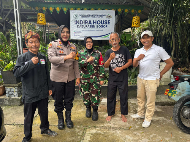 Kapolsek Dramaga Bersinergi Danramil Ciomas Laksanakan Program Jumat Curhat Door To