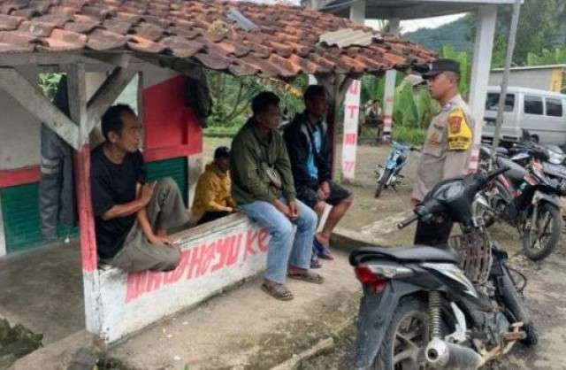 Bhabinkamtibmas Polsek Nanggung Sambangi Warga Desa Bantarkaret, Tegaskan Pentingnya Kamtibmas.