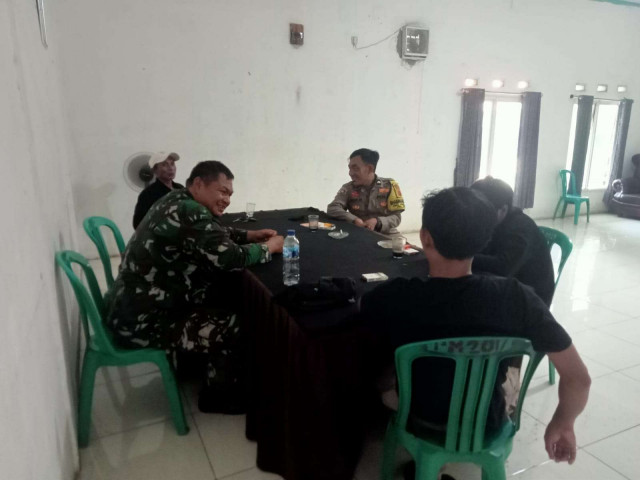 Bhabinkamtibmas dan Babinsa Sambangi Warga Parigi Mekar, Ajak Waspada Kamtibmas dan Cuaca Ekstrem
