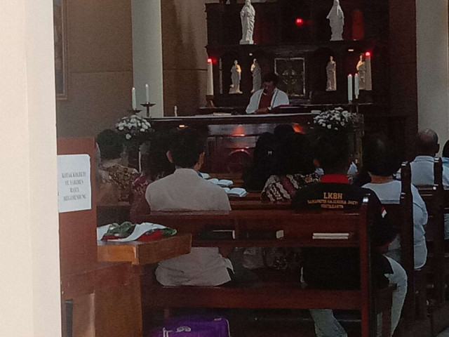 Cegah Gangguan Kamtibmas, Polsek Megamendung Amankan Ibadah di Gereja Yakobus Rasul