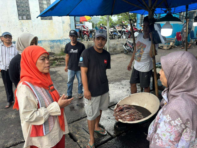 Dinas Perikanan Sukabumi Lakukan Pemantauan Kebersihan TPI Palabuhanratu untuk Jaga Mutu Ikan dan Lingkungan