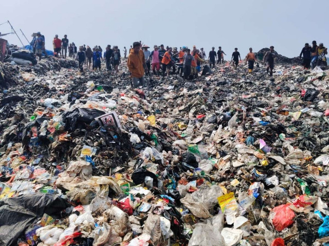1 Orang Tewas Mengenaskan. Di TPAS Galuga Bogor pagi Tadi