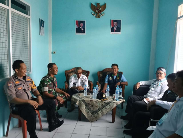 Sinergitas TNI-POLRI, Polsek Cijeruk dan Babinsa Tingkatkan Kewaspadaan Warga Desa Ciburuy