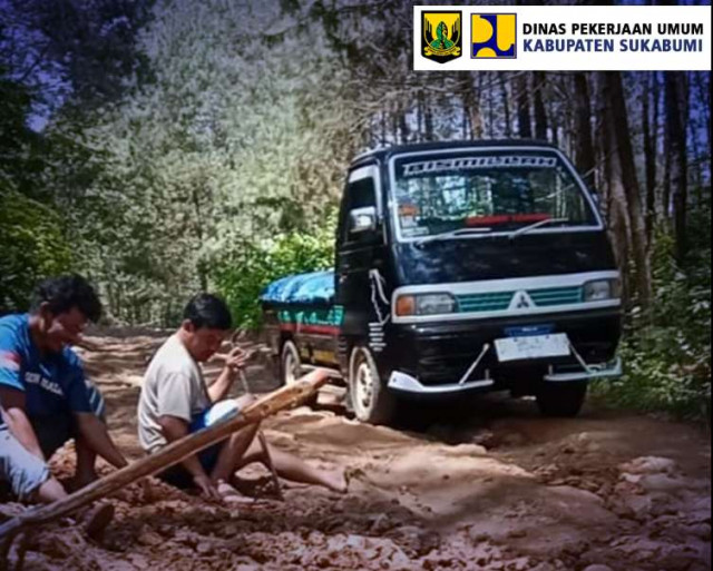 Warga Sukajaya Keluhkan Kerusakan Jalan Pabuaran Kalibunder, Puluhan Tahun Tak Tersentuh Perbaikan