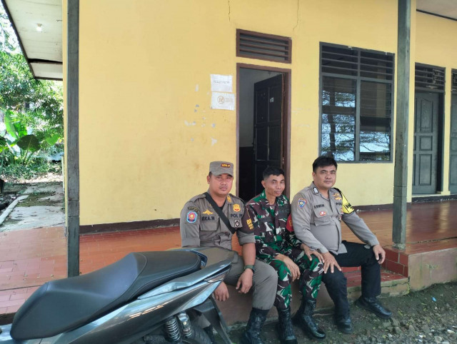 Bhabinkamtibmas Polsek Parung Bersinergi dengan TNI, Jalin Kedekatan dengan Warga Desa Binaan