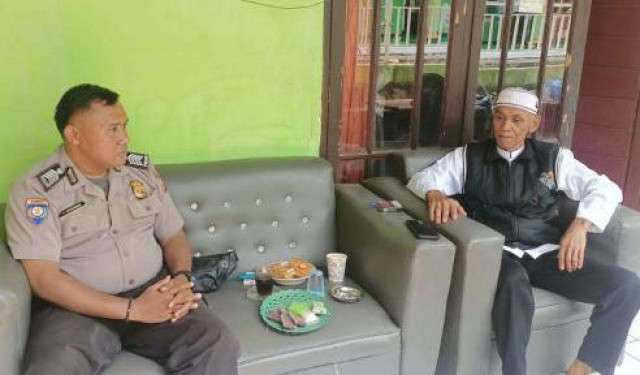 Bhabinkamtibmas Sambang Warga Jalin Kedekatan Dengan Warga Masyarakat