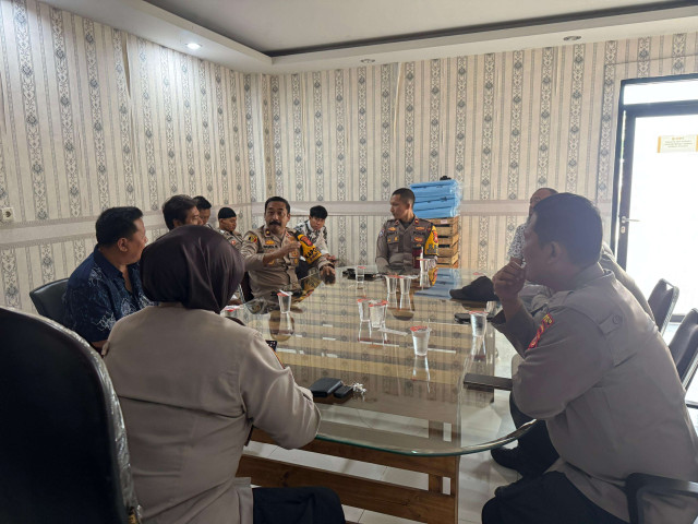 Polres Bogor Hadirkan Solusi Nyata, Warga Sampaikan Aspirasi Melalui Jumat Curhat