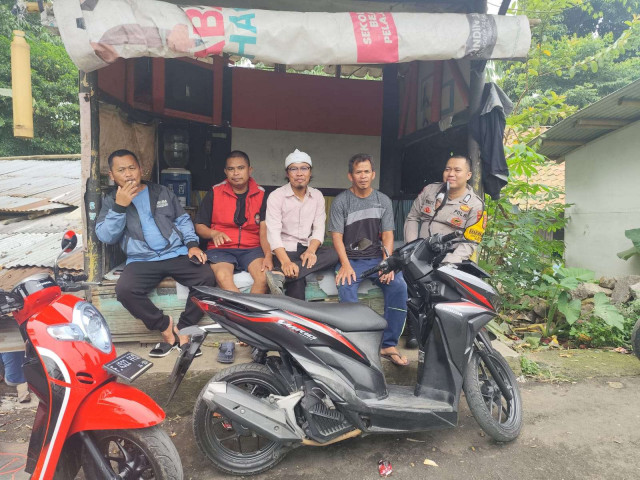 Sambang Kamtibmas, Bhabinkamtibmas Polsek Ciawi Bangun Kedekatan dengan Warga Bojongmurni