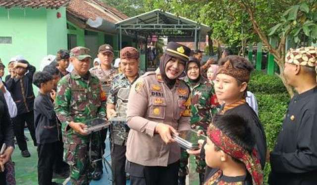 Kapolsek Dramaga bersama Forkompicam Hadiri Giat Launching SPPG MBG Pelajar SDN Neglasari 2 Kecamatan Darmaga