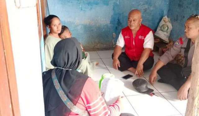 Dekatkan Diri dengan Warga, Bhabinkamtibmas Polsek Cijeruk Rutin Lakukan Sambang