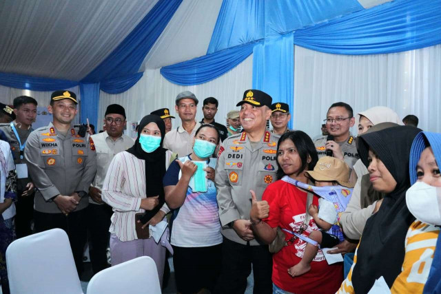 Dekat Dengan Masyarakat, Wakapolri Dinanti Warga, Saat Tinjau Bakti Sosial, Bakti Kesehatan dan Pembangunan SMA Kemala Taruna Bhayangkara di Bogor