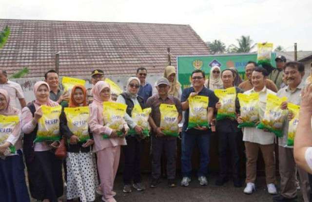 Sekda Ade Suryaman Ikuti Gerakan Pangan Murah Serentak Nasional di Sukabumi