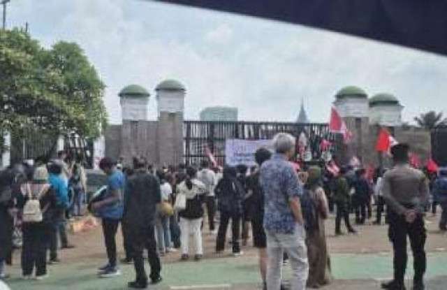 Demonstrasi Masih Terjadi di Jakpus, Ini Titik Demo dan Tuntutan Massa Aksi