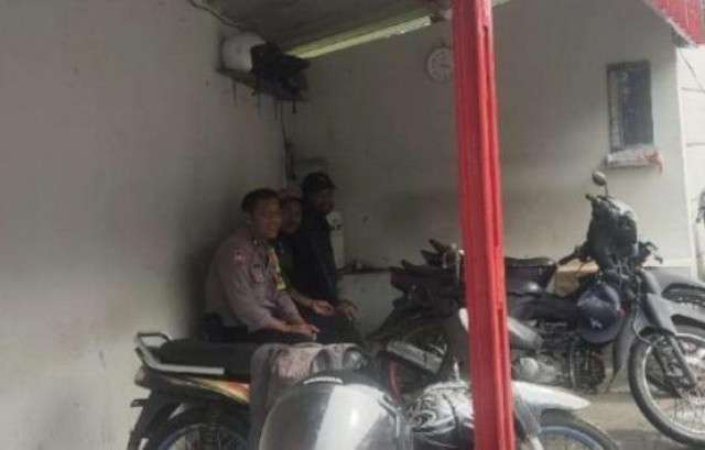 Bhabinkamtibmas Desa Cilember Perkuat Silaturahmi dan Sampaikan Pesan Kamtibmas