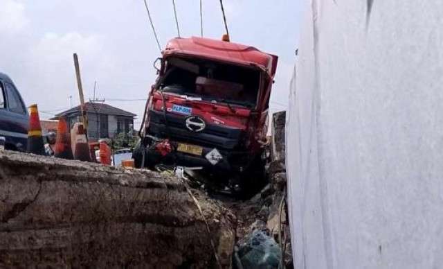 Truk Pertamina Rem Blong, 12 Kendaraan Tabrakan Beruntun di Cigudeg-Bogor