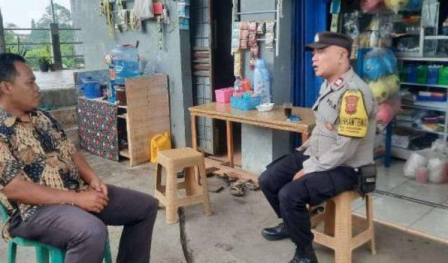 Bhabinkamtibmas Desa Jogjogan Aiptu M. Yusuf Sambang dan Dialogis Dengan Warga