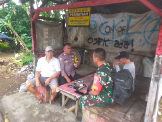 Sinergitas TNI-POLRI Sambangi Tokoh Masyarakat Desa Muarajaya, Sampaikan Himbauan Kamtibmas