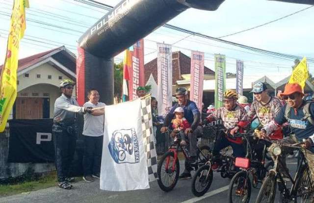 Jalin Silaturahmi, Kasdim 1016/palangka Raya Ikuti Gowes Bareng