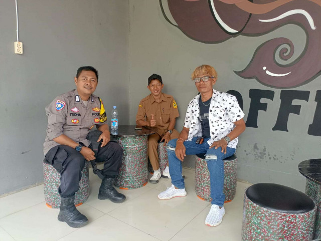 Bhabinkamtibmas Polsek Nanggung Laksanakan Ajak Warga Jaga Kondusifitas dan Cegah Gangguan Kamtibmas