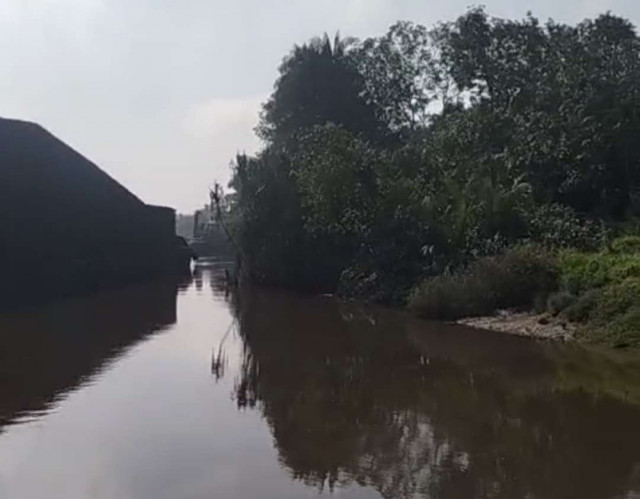 Aktivis Soroti Kinerja Dishub Soal Maraknya Parkir Liar Tongkang Pengangkut Batu Bara