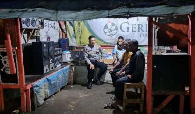 Bhabinkamtibmas Polsek Ciampea Laksanakan Kontrol Ronda Malam Sampaikan Pesan Kamtibmas