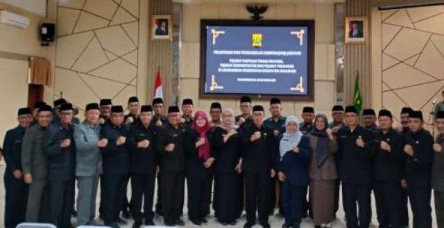 Bupati Sukabumi Lantik 293 Pejabat, Tegaskan Pentingnya Regenerasi dan Profesionalisme ASN