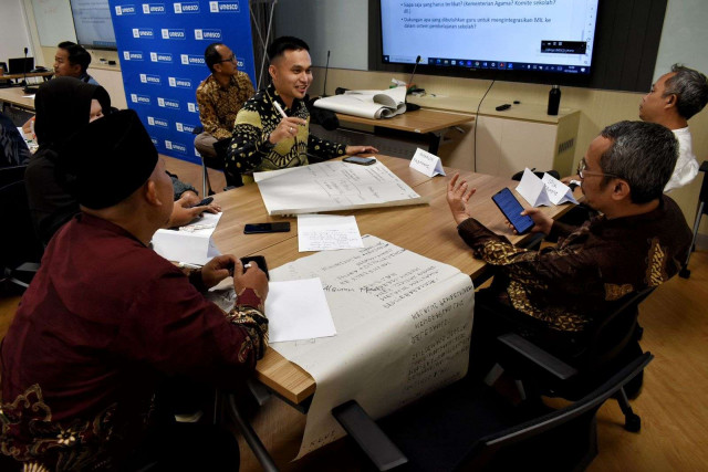 UNESCO dan Solopos Institute Gelar FGD: Waka Humas MAN 3 Palembang Bahas Integrasi Literasi Media Informasi (LMI) ke dalam Kurikulum Sekolah Berbasis Agama