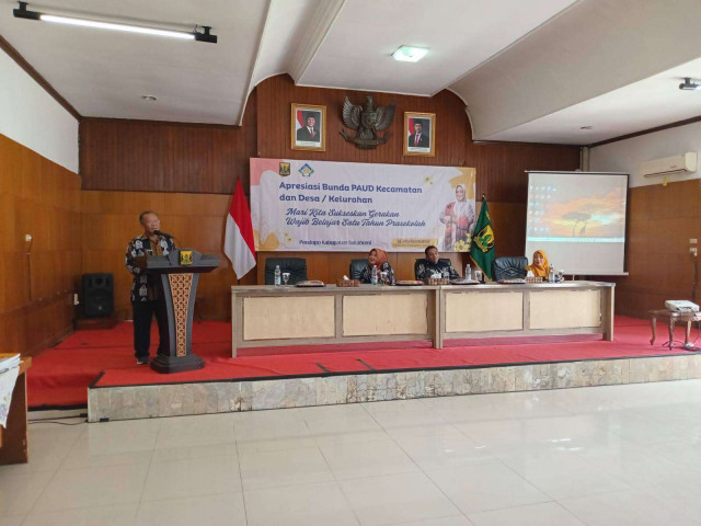 Bunda PAUD Kabupaten Sukabumi Hj. Rina Rosmaniar Japar Apresiasi Peran Bunda PAUD Kecamatan dan Desa/Kelurahan