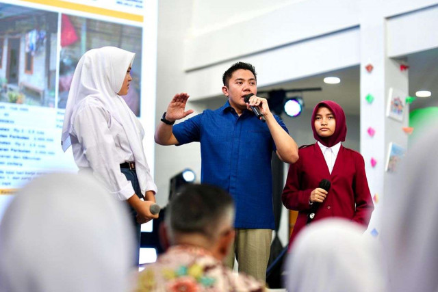 Seskab Teddy: Bansos Rp30 Triliun Cair Senin
