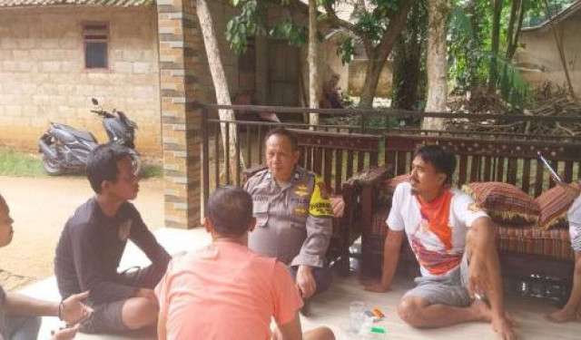 Bhabinkamtibmas Polsek Rumpin Sambangi Warga Poktan Tunas Muda Tarogong, Ajak Warga Jaga Kamtibmas di Desa Mekarsari