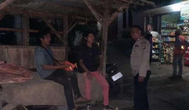Bhabinkamtibmas Desa Jogjogan Laksanakan Sambang dan Kontrol Pos Kamling Untuk Wujudkan Keamanan Lingkungan