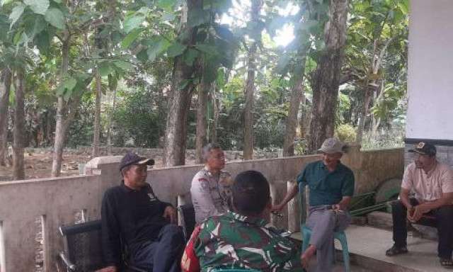 Sinergi Bhabinkamtibmas dan Babinsa Polsek Parung Jaga Kondusifitas Wilayah, Sosialisasikan Jam Malam dan Cegah Tawuran Pelajar