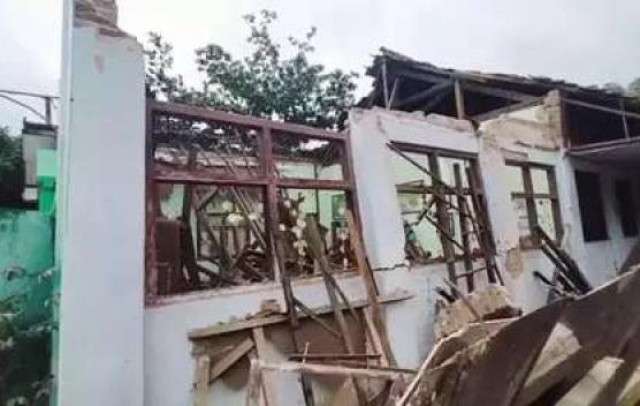 3 ruang kelas SD di Nganjuk ambruk saat murid belajar
