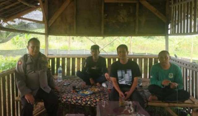 Bhabinkamtibmas Desa Mekarsari Polsek Rumpin Sambang Warga, Ajak Jaga Kamtibmas dan Ciptakan Lingkungan Aman