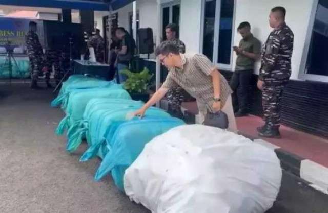 TNI AL gagalkan penyelundupan pakaian bekas di Tarakan - Kaltara