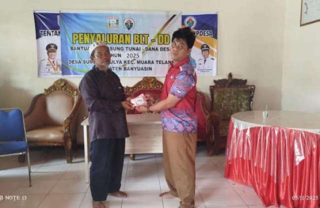 Pembagian BLT-DD Tahap Dua, Desa Sumber Mulya Berjalan Lancar_ 42 KPM Terima Bantuan Langsung dari Kepala Desa