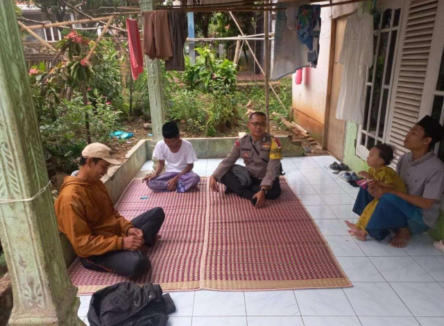 Bhabinkamtibmas Polsek Cigudeg Sambang Warga Dalam Rangka Harkamtibmas di Wilayah