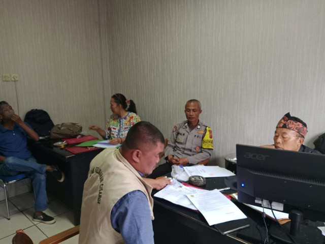 Bhabinkamtibmas Kelurahan Cisarua Aiptu Sampul M, Berikan Himbauan Kamtibmas Di Lingkungan Warga Masyarakat Kelurahan Cisarua