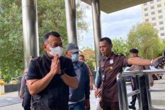 Bupati Ponorogo Sugiri Sancoko tiba di KPK usai terjaring OTT