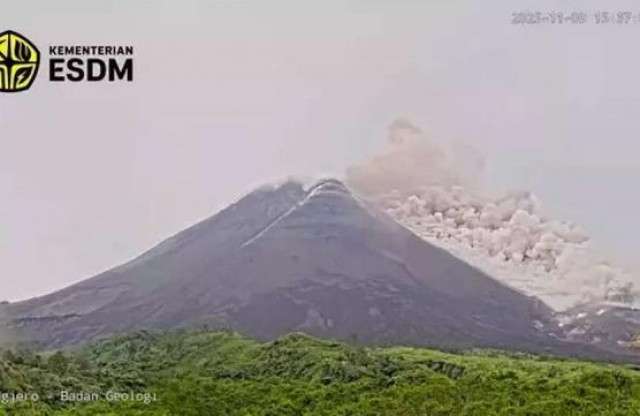 3 kali awan panas meluncur dari Gunung Merapi dalam 15 menit
