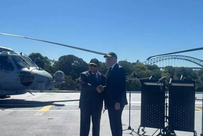 Di atas kapal induk HMAS, Prabowo: Indonesia dan Australia ditakdirkan jadi tetangga baik