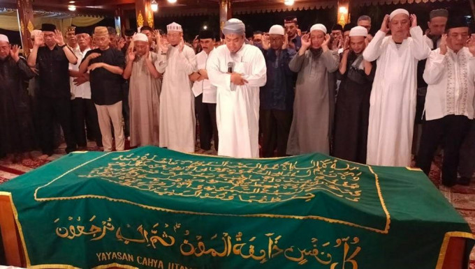 Jenazah istri Wiranto tiba di rumah duka, langsung disalatkan