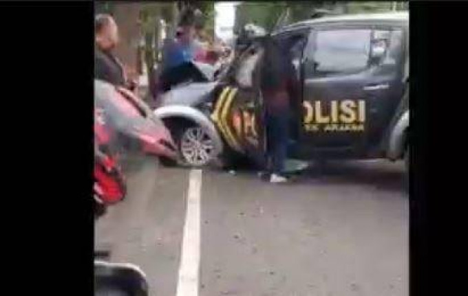 Pulang dinas, Kapolsek Arjasa - Situbongo tewas tabrak pohon