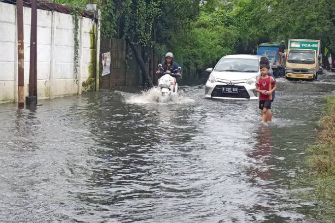 Banjir di Cipondoh Tangerang, ratusan rumah terendam