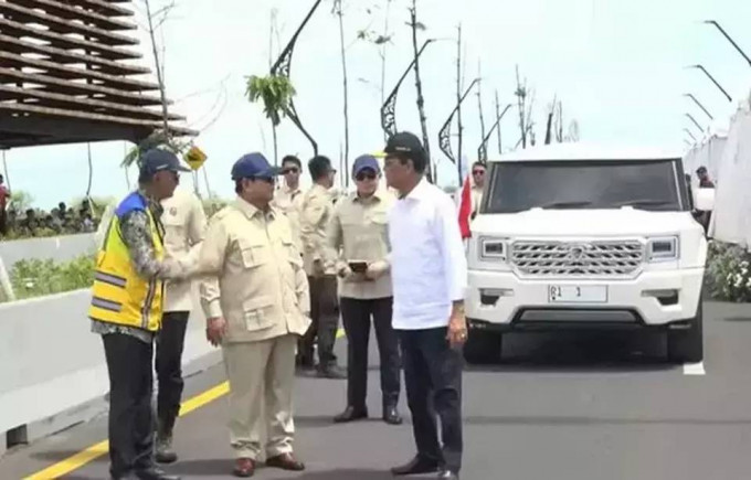 Momen kocak saat bertemu Sri Sultan HB X, Prabowo: Seperti pasukan khusus
