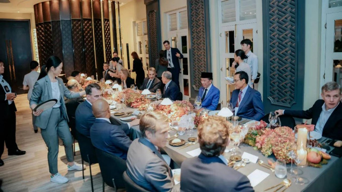 Pidato Bahasa Inggris di Bloomberg New Economy Forum, Jokowi banggakan infrastruktur Indonesia