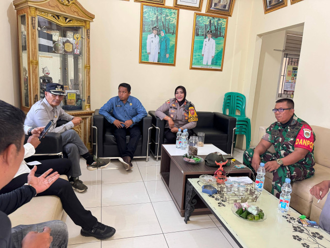Kapolsek Dramaga Laksanakan Program Jumat Curhat, Dengarkan Aduan Keluh Kesah Warga Masyarakat Kecamatan Dramaga