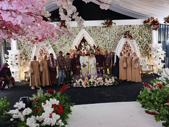 Acara Hari Pernikahan Ananda Siti Saprah Dengan AIP Pardian yang luar Biasa