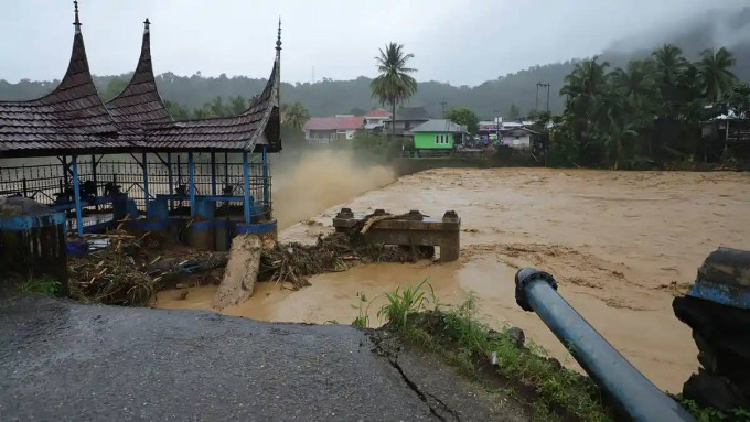 Update banjir-longsor di Sumbar: 90 orang meninggal, 85 hilang